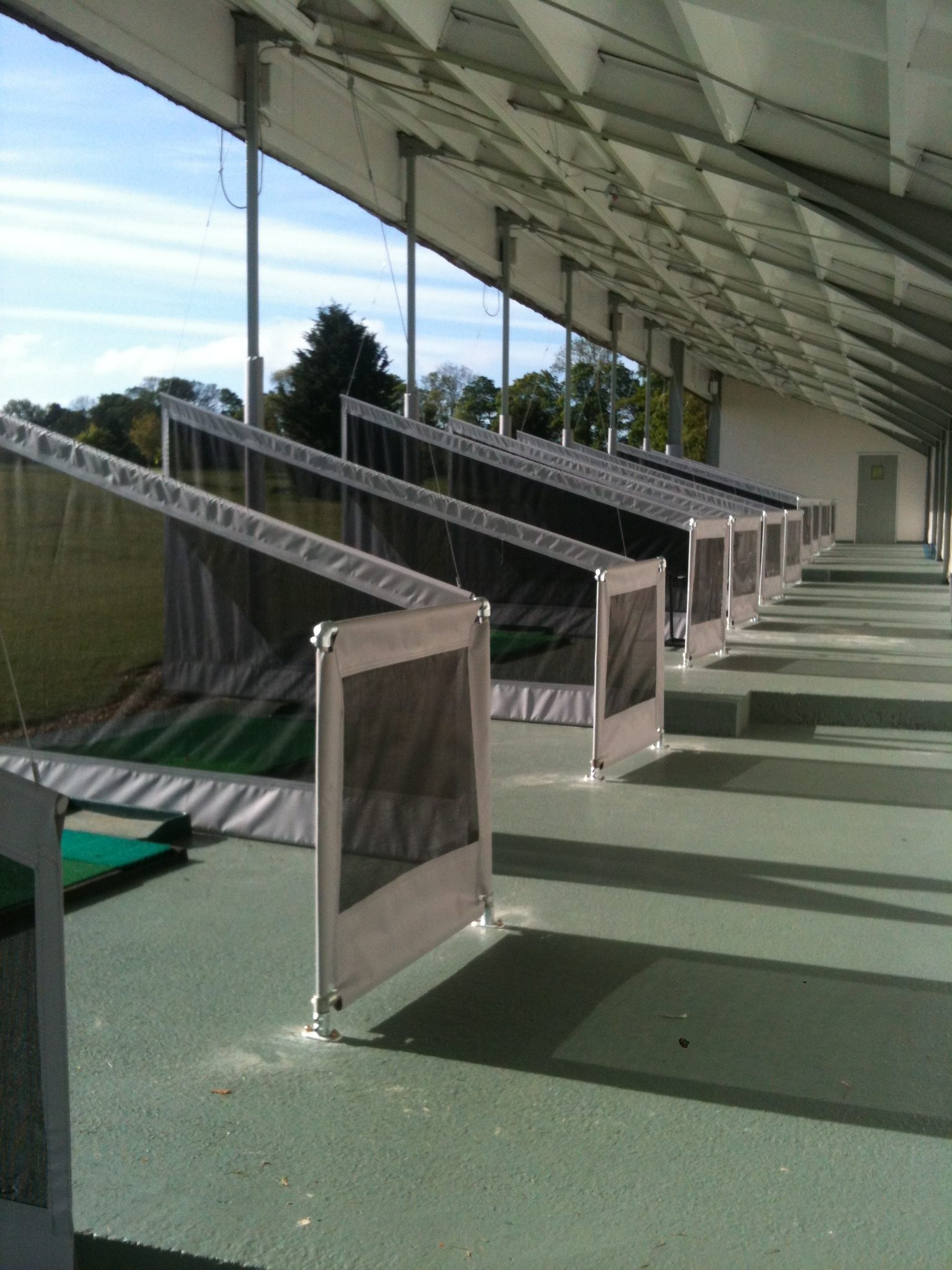 How to Practice on a Golf Driving Range